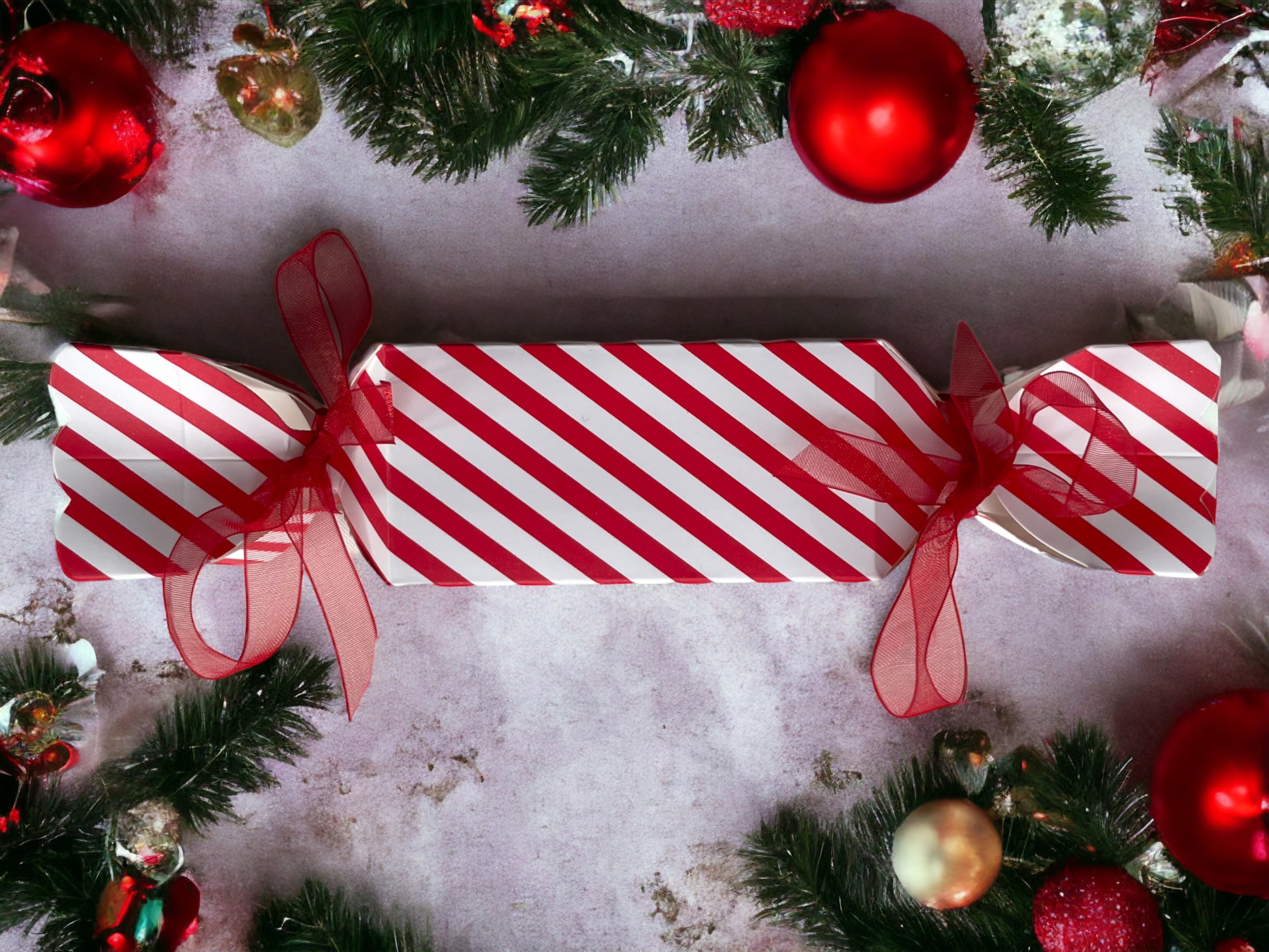 Personalised Fill Your Own Christmas Crackers – Custom Name Reusable Crackers for Gifts, Treats & Surprises