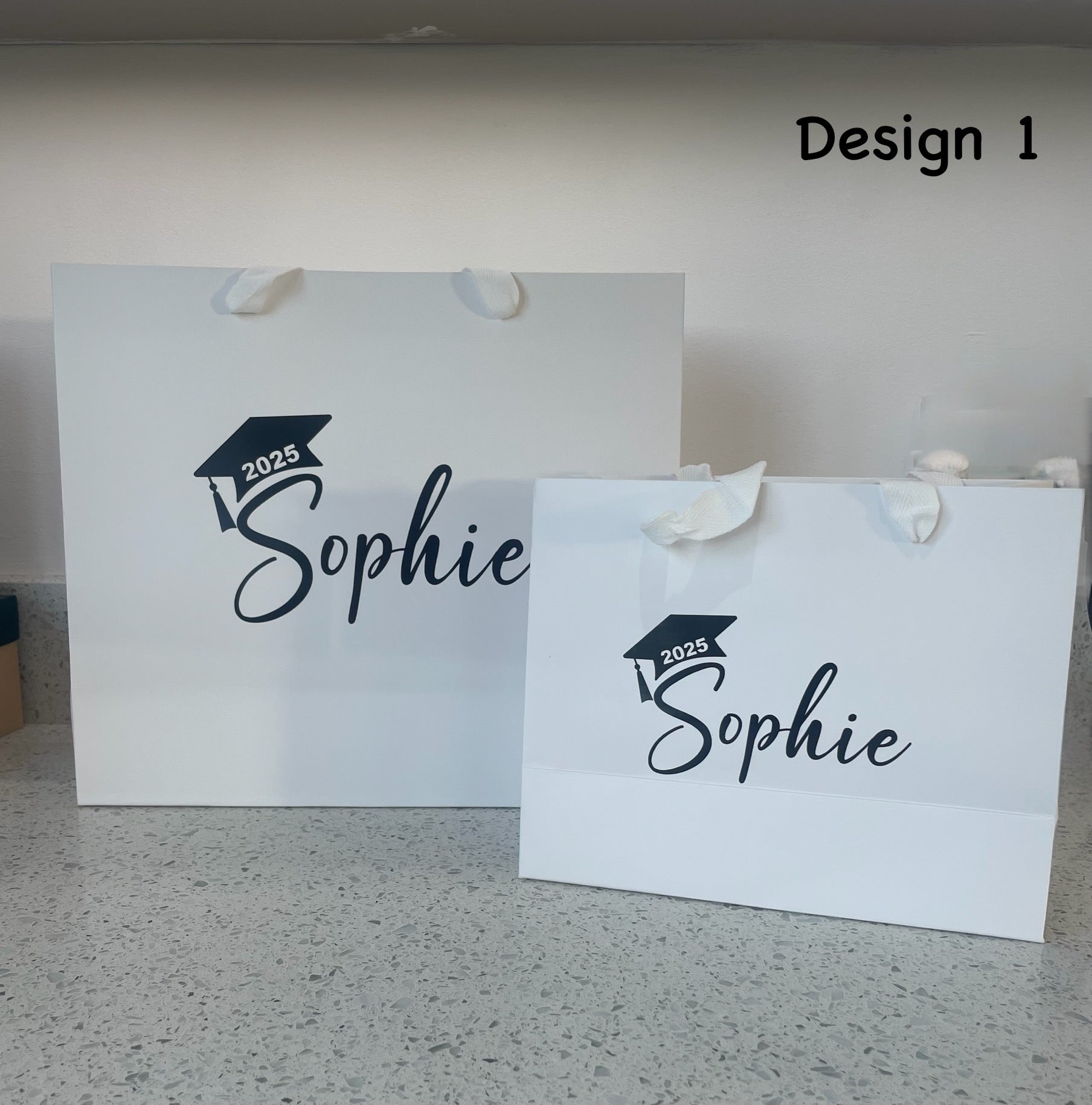 Personalised Graduation Gift Set – Custom Champagne Flute, Hanger & Gift Bag