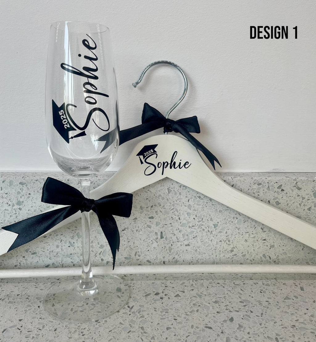 Personalised Graduation Gift Set – Custom Champagne Flute, Hanger & Gift Bag