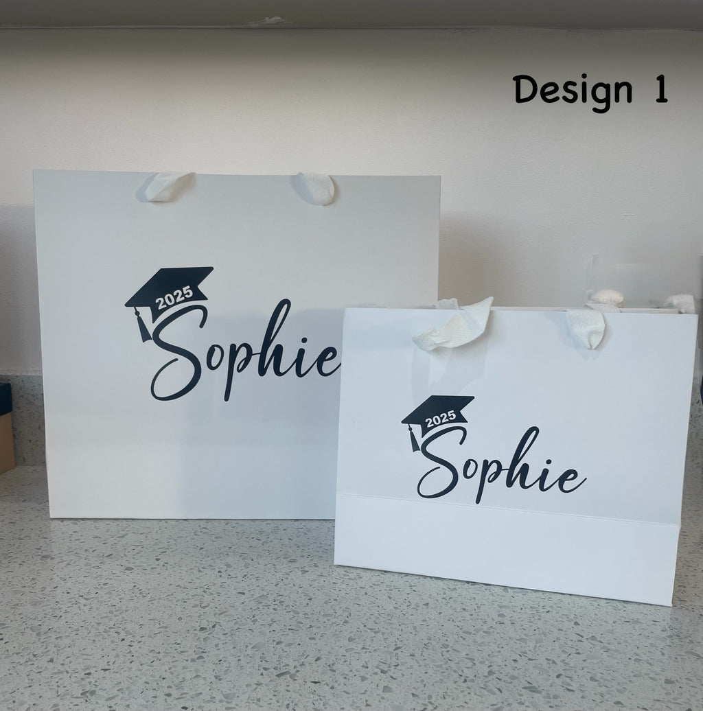 Personalised Graduation Gift Set – Custom Champagne Flute, Hanger & Gift Bag